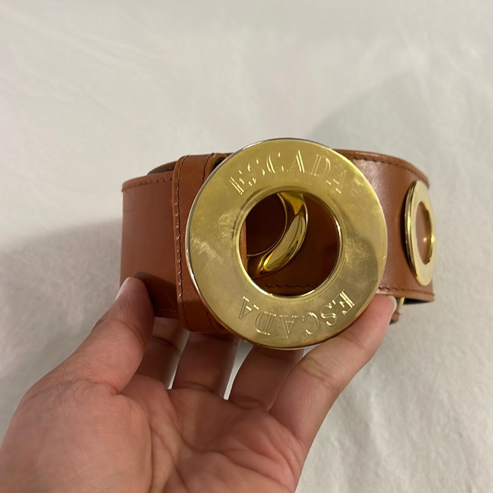 Escada belt